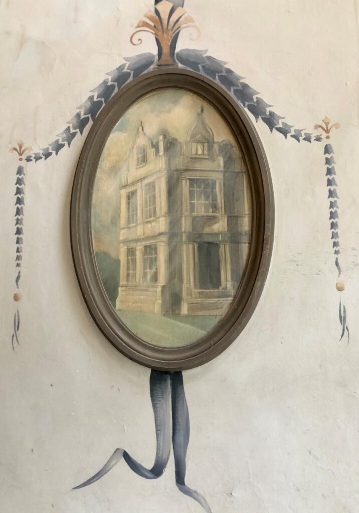 MuralMysteryBuilding